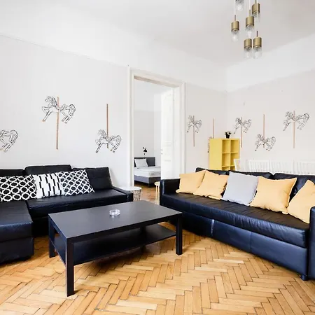 Apartment Downtown Circus